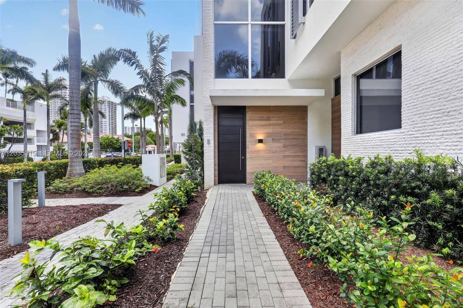 3750 Yacht Club DrAventura - Townhouse/Villa-Annual,Townhouse condo unit TH5 - picture