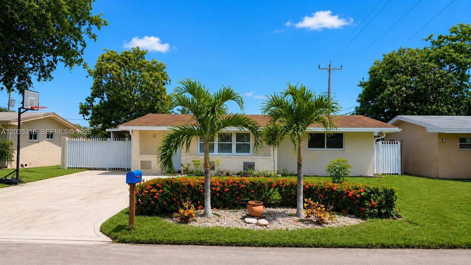 7611 NW 15th CtPembroke Pines - picture