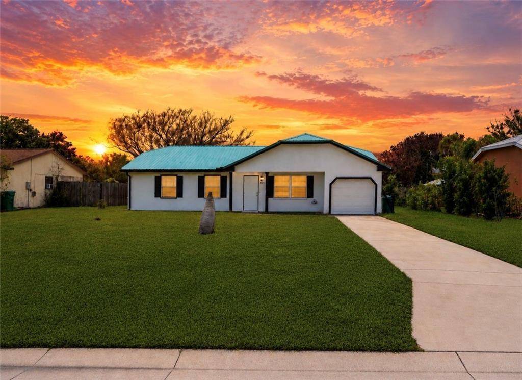 1918 SE West DunbrookePort St. Lucie - picture