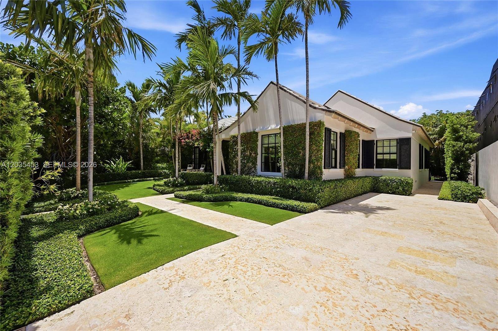 135 Chilean AvePalm Beach - picture