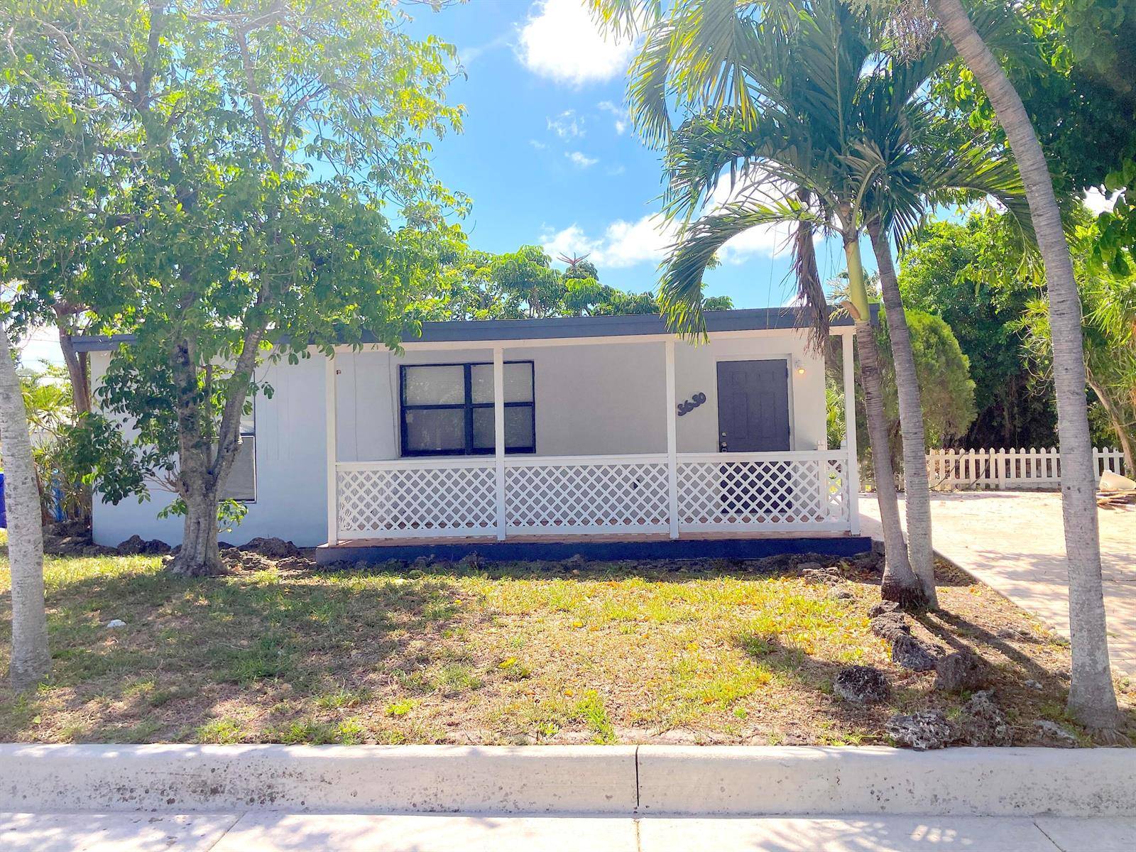 3630 SW 46thWest Park - picture