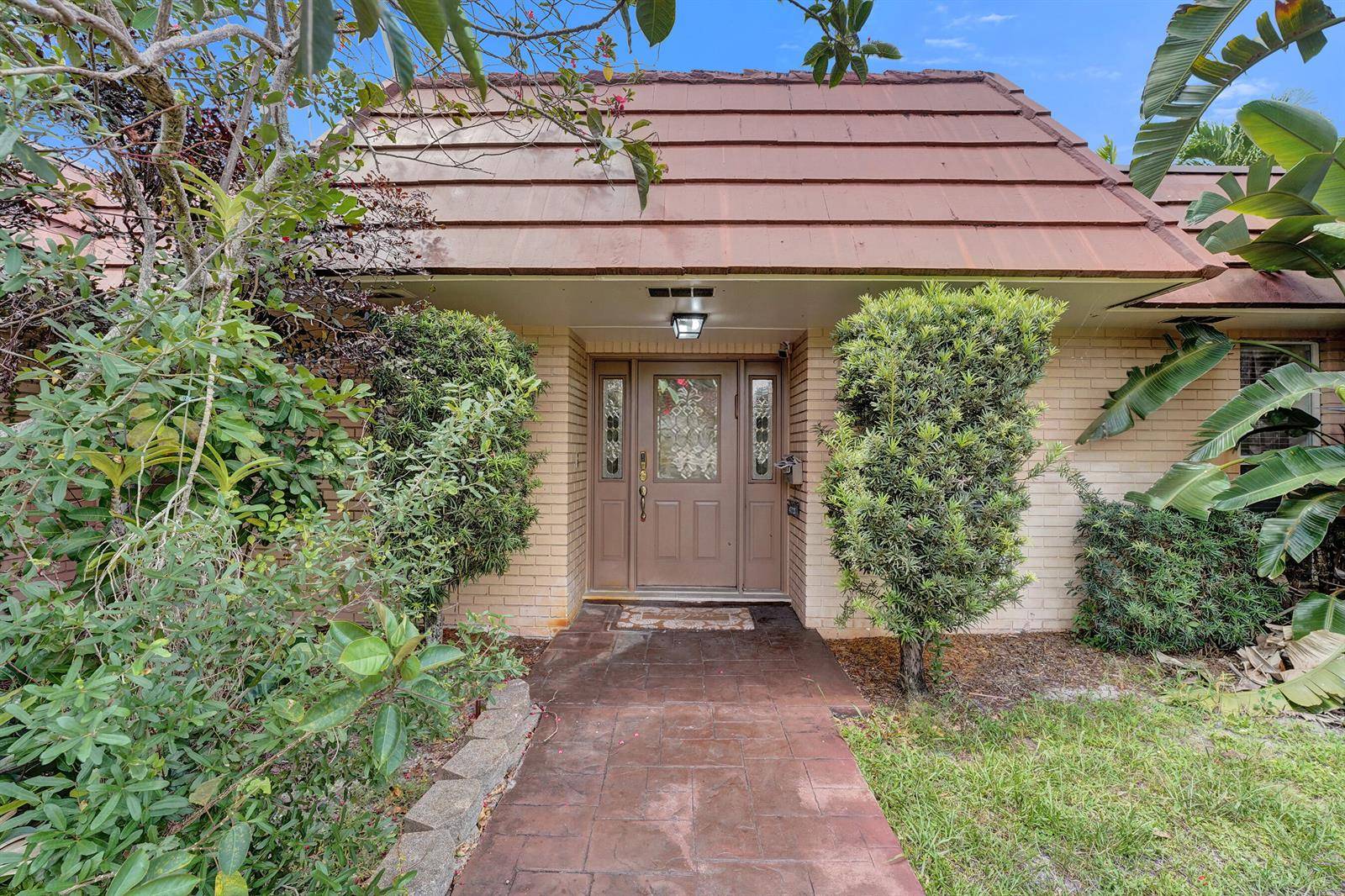 4721 SarazenHollywood - picture
