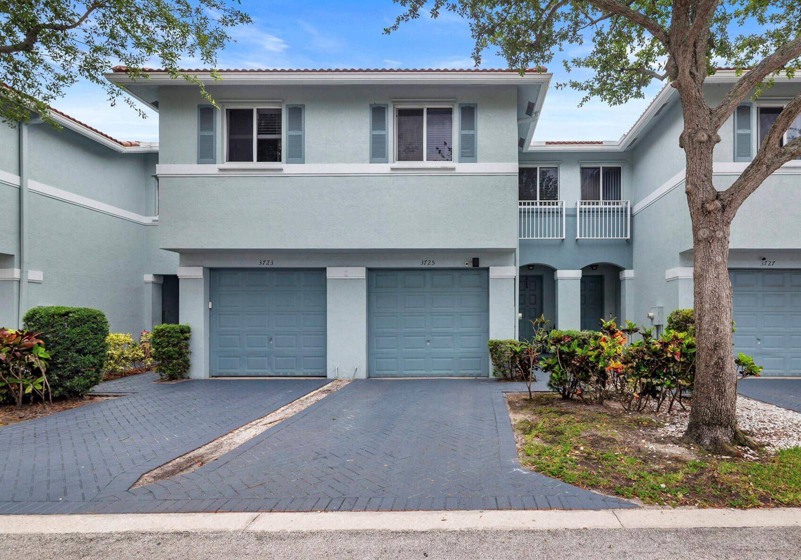 3725 OleanderRiviera Beach - picture