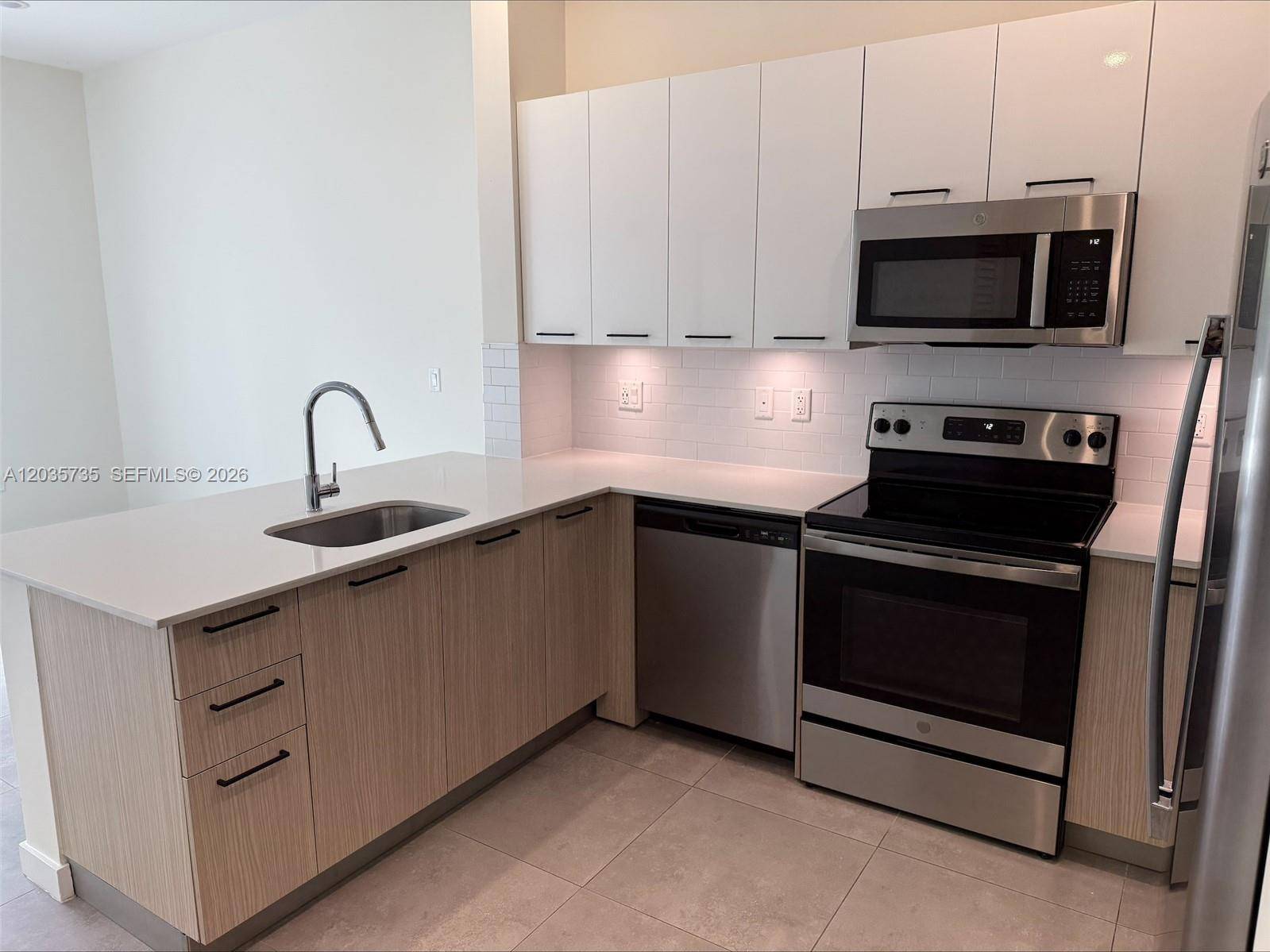 16395 Biscayne BlvdNorth Miami Beach - NORTH MIAMI BEACH PLACE condo unit 901 - picture