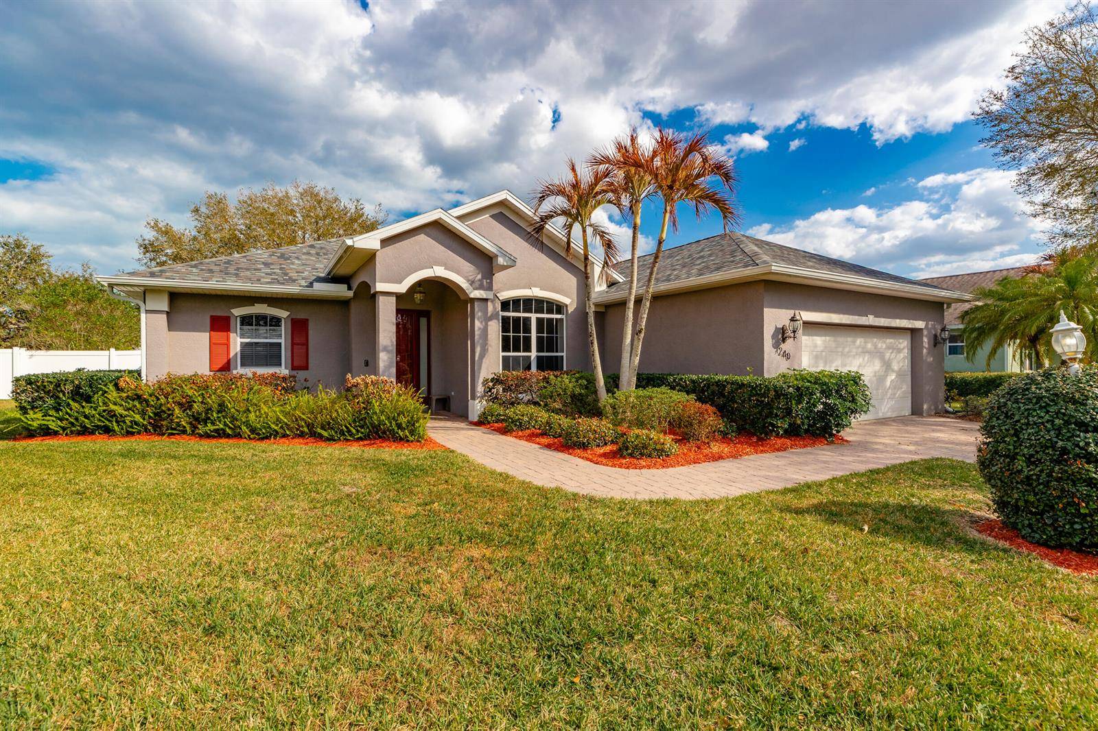 240 SW Champagne CtVero Beach - picture