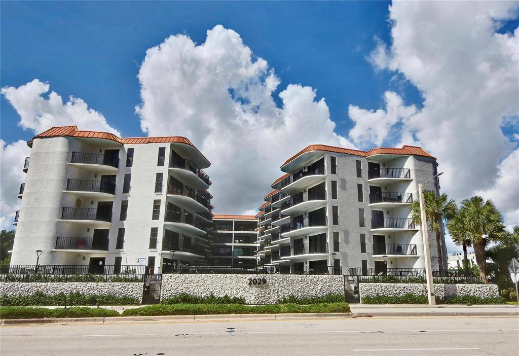 2029 N OceanFort Lauderdale - Condo condo unit 208 - picture