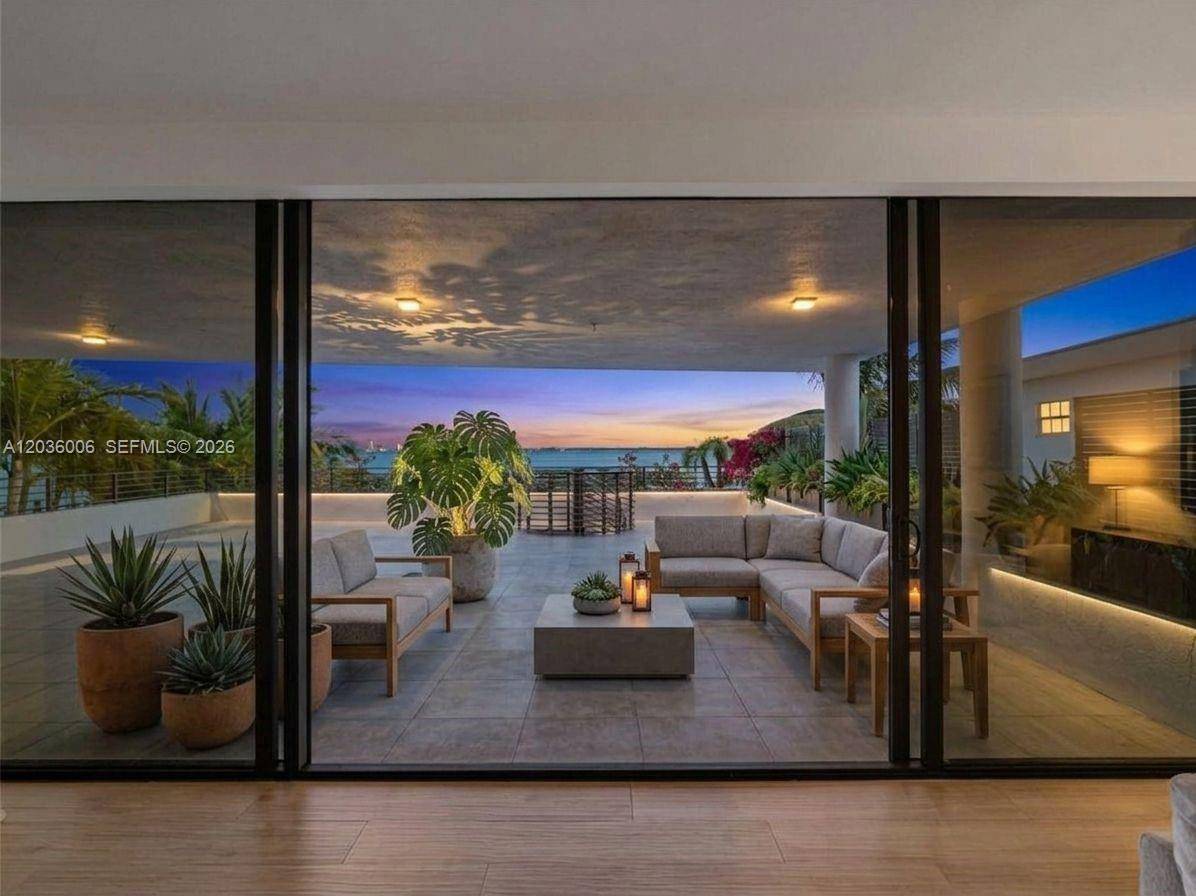 1930 Bay DrMiami Beach - ISLE OF NORMANDY MIAMI VI condo unit PH1 - picture