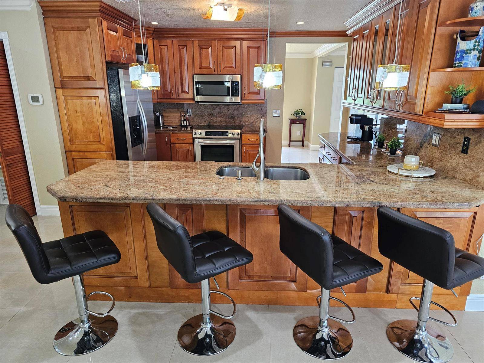851 E PlantationPlantation - picture