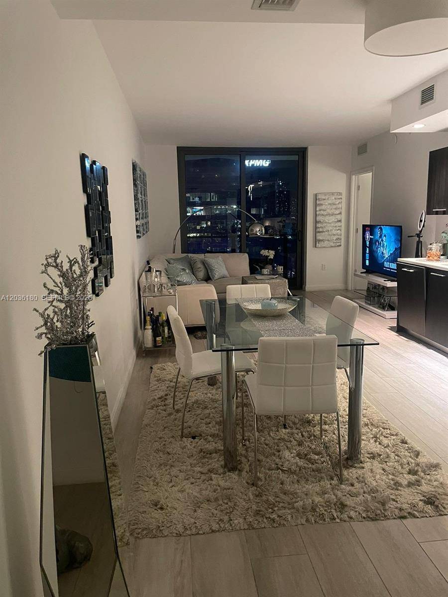 45 SW 9th StMiami - Condo/Co-Op/Annual,Condo condo unit 1409 - picture
