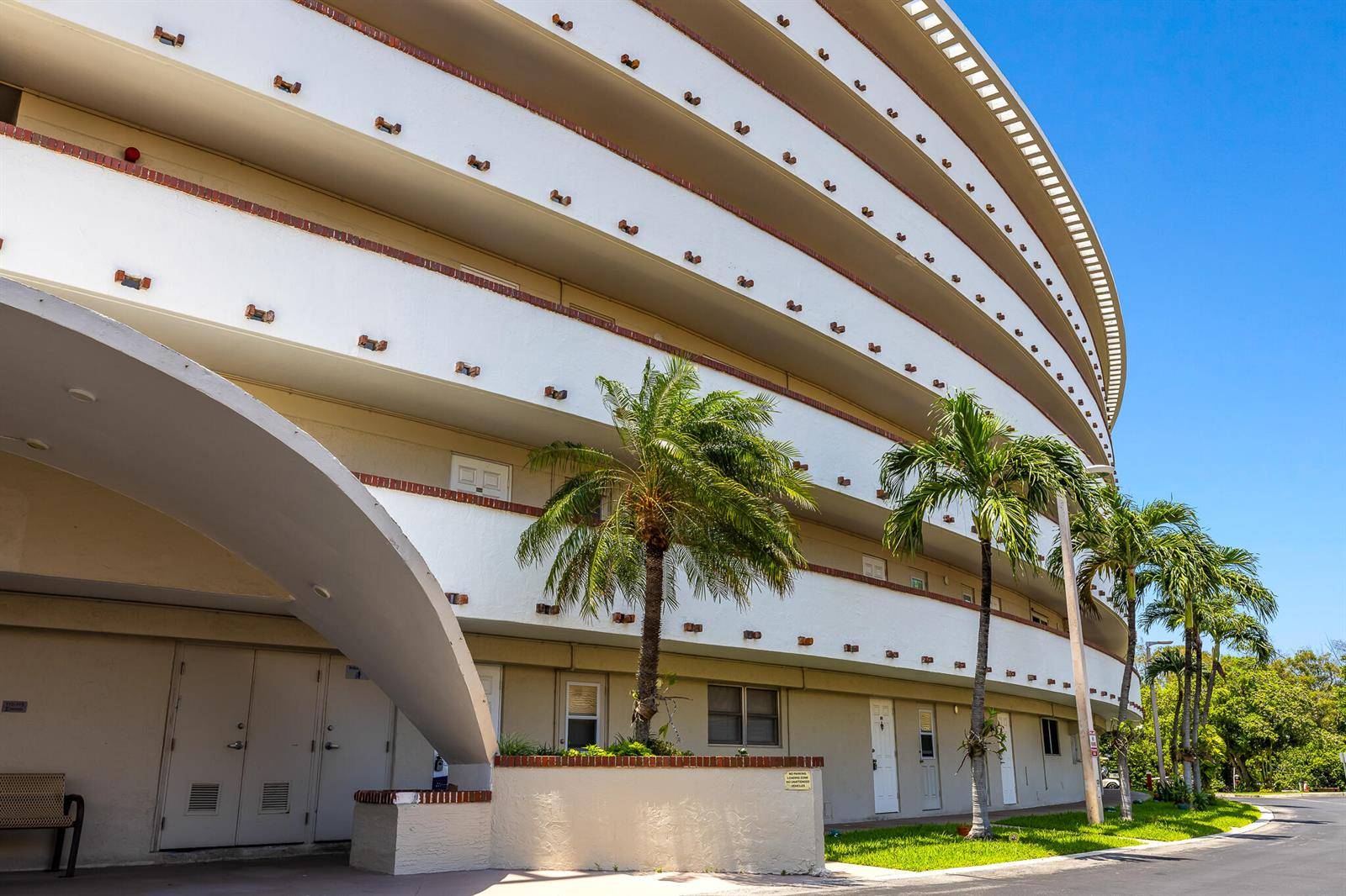 1319 E HillsboroDeerfield Beach - HILLSBORO COVE CONDO,Hillsboro Cove condo unit 208 - picture