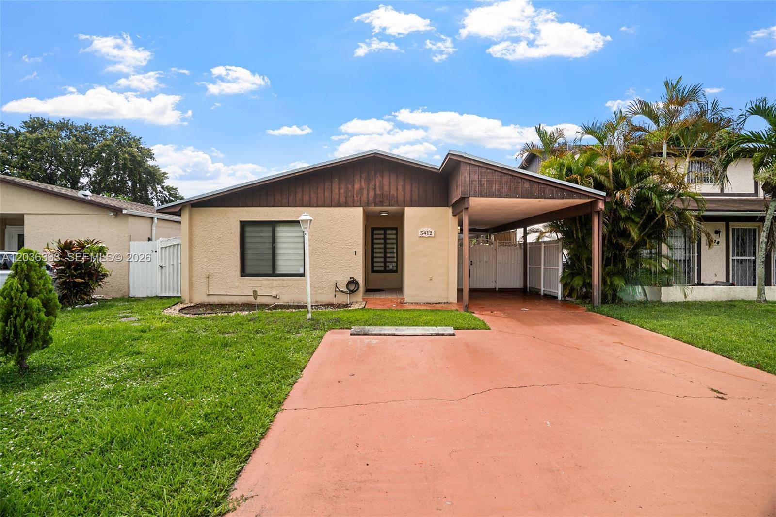 5412 NW 193rd LnMiami Gardens - picture