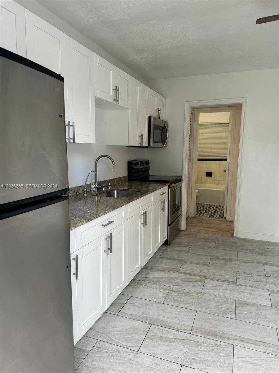 1324 N 58 AVEHollywood - picture