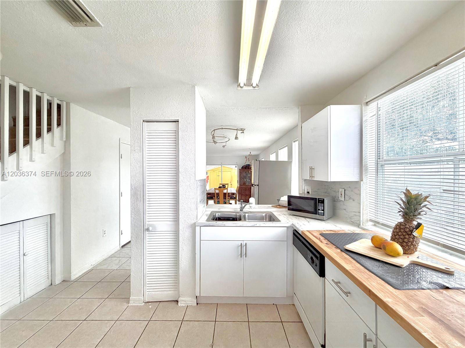19500 SW 103rd CtCutler Bay - POINT ROYALE BUILDINGS NI condo unit 1-9 - picture