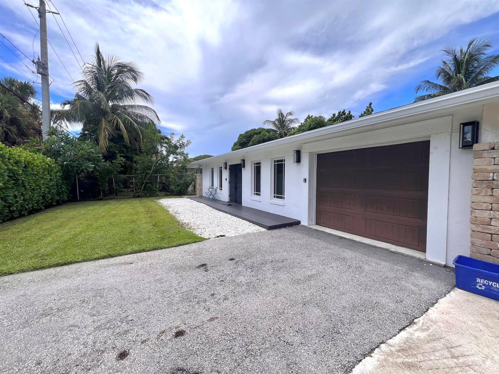 902 S SwintonDelray Beach - picture