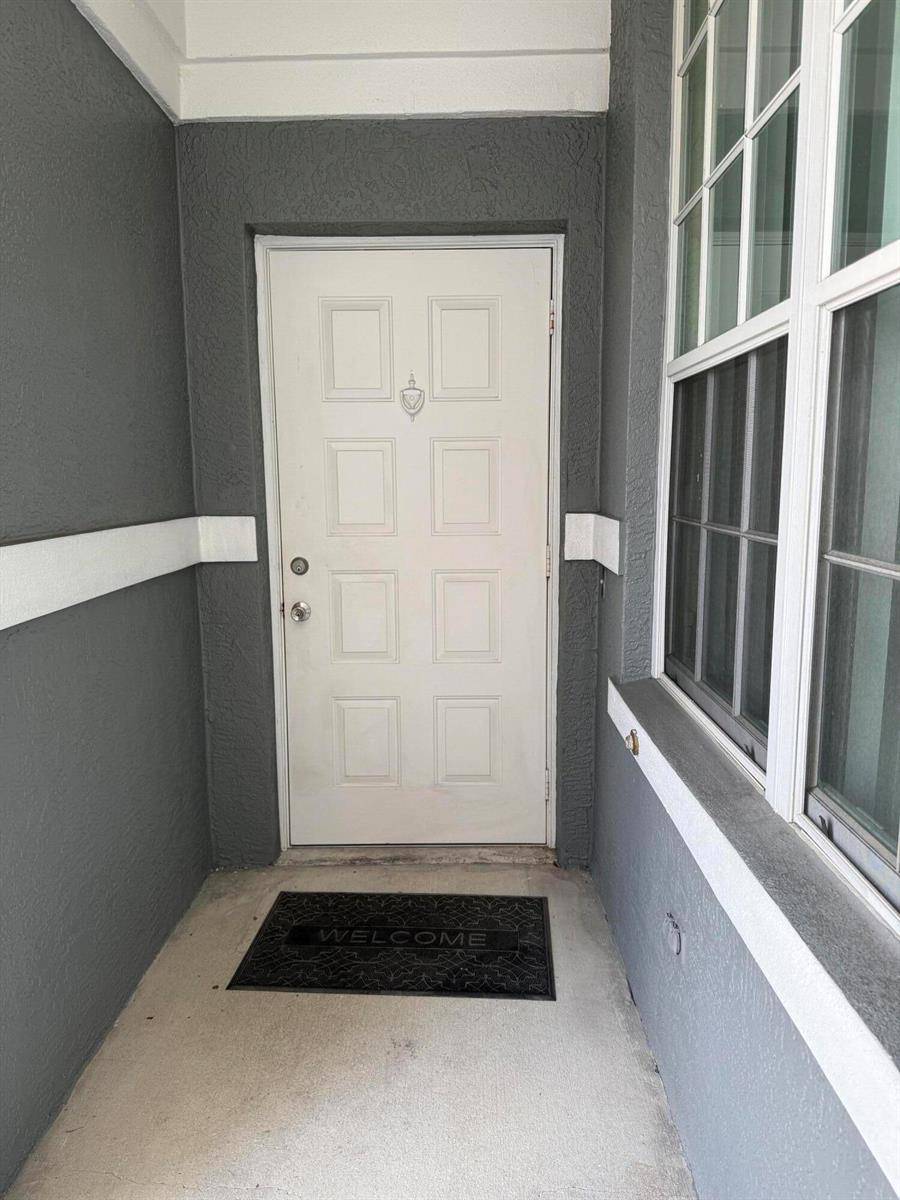 3829 Schoolhouse RdFort Myers - VIZCAYA VILLAS UNREC condo unit 3 - picture