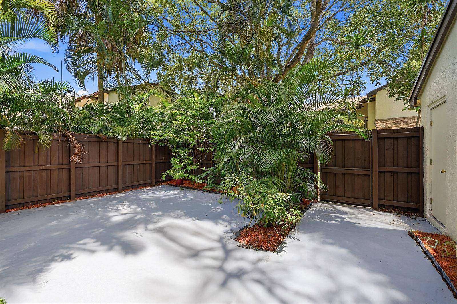 3349 CocoplumCoconut Creek - KARANDA VILLAGE I-B CONDO,Karanda condo unit 33129 - picture