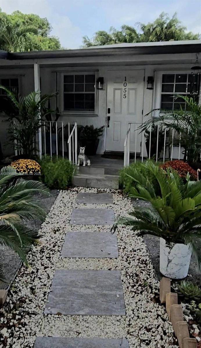 1055 NW 58th TerMiami - picture