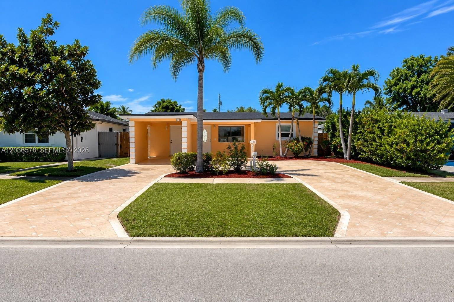 3327 Taft StHollywood - picture