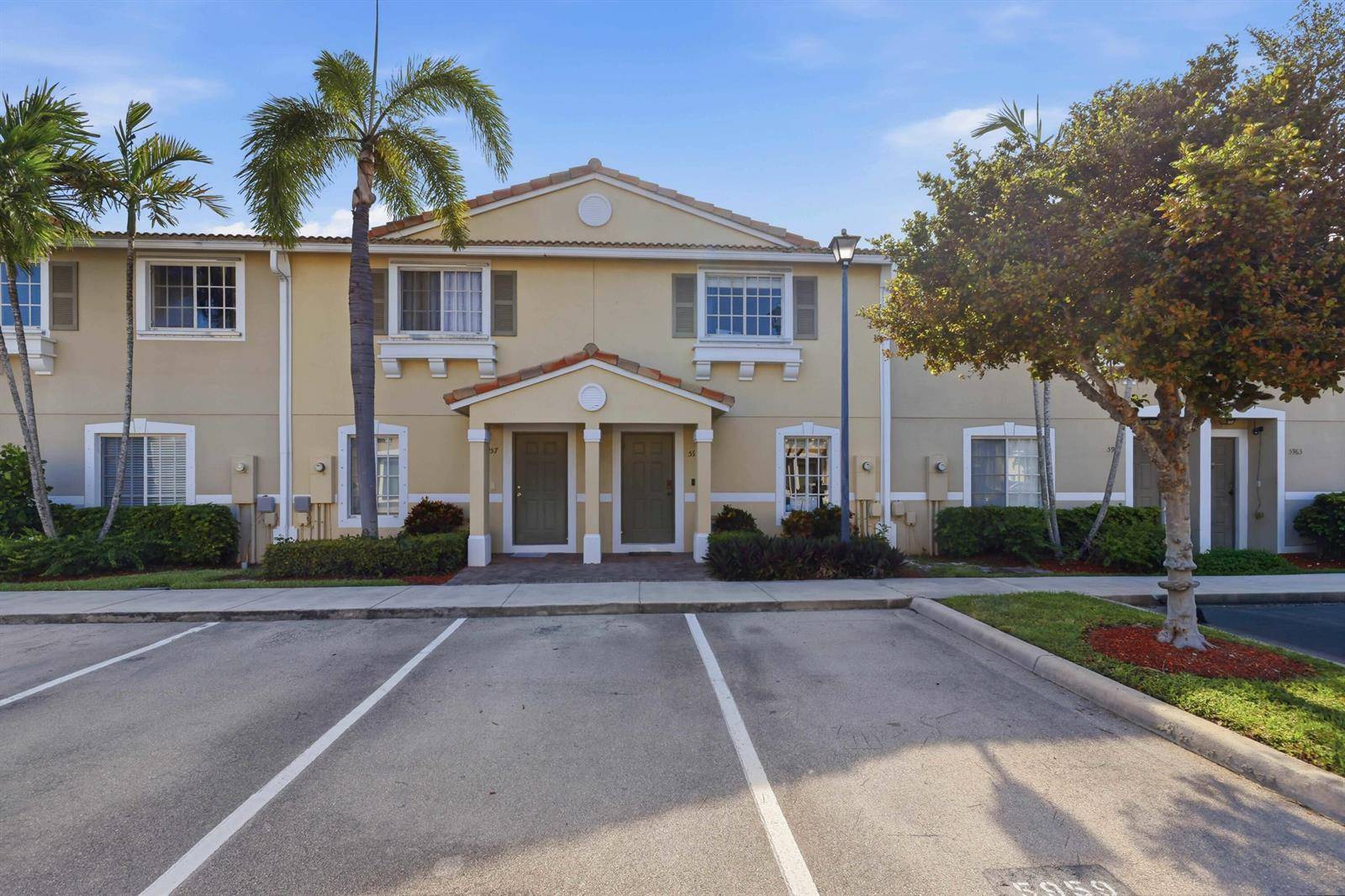 5959 LondonTamarac - picture