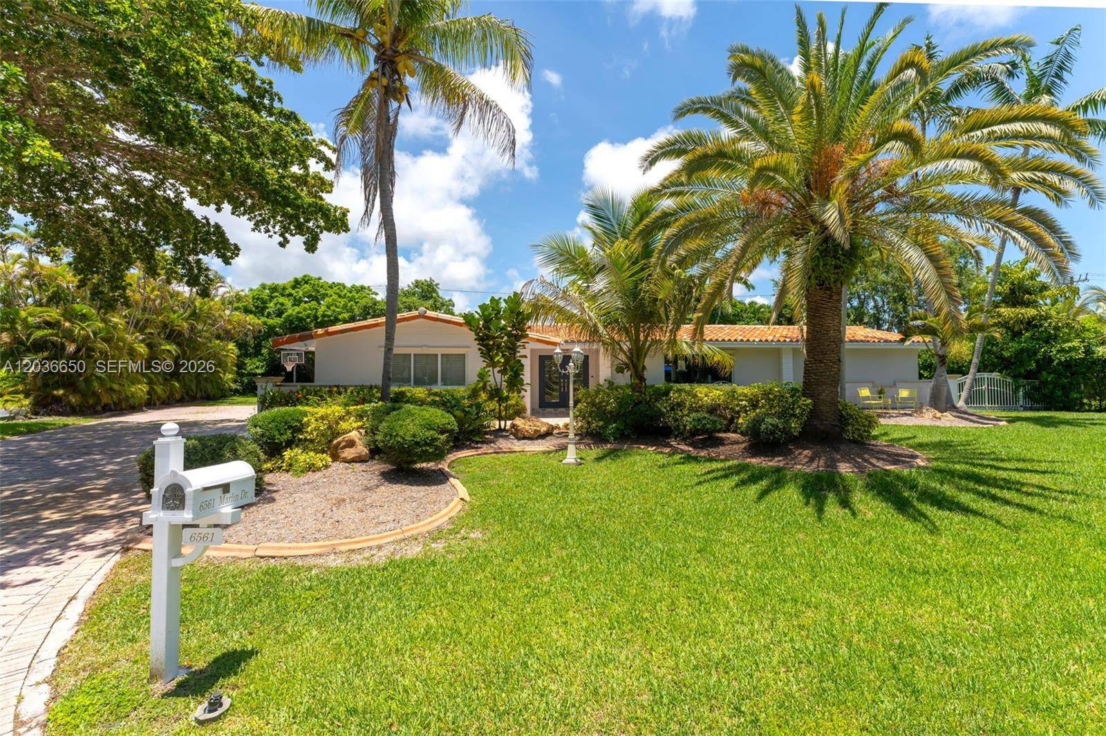 6561 Marlin DrCoral Gables - picture