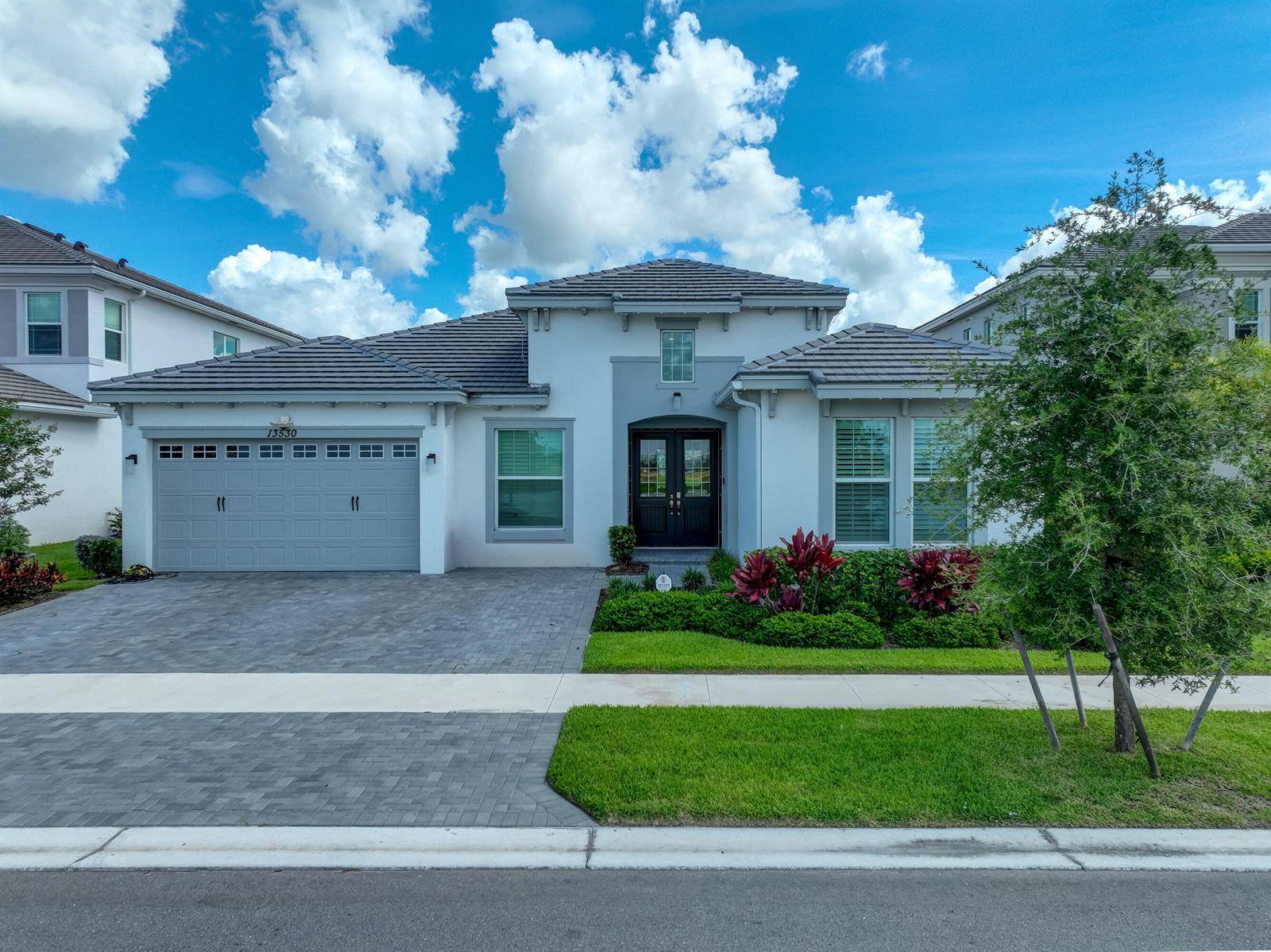 13530 Spruce PineWestlake - picture