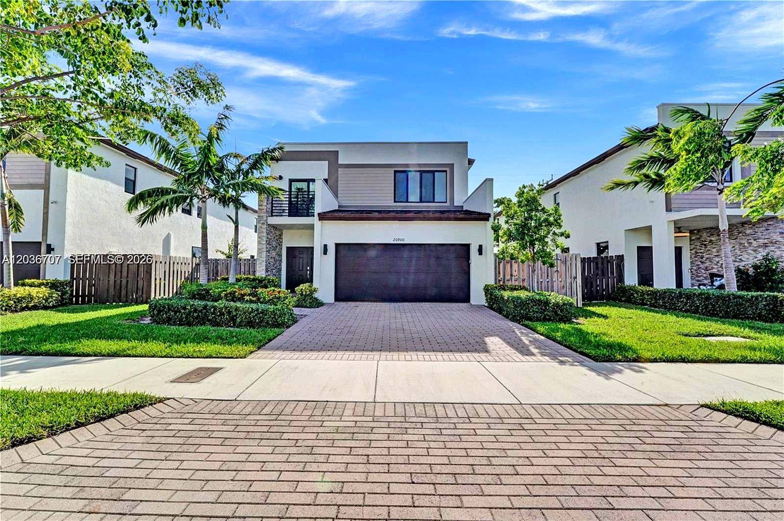 20900 NE 2nd CtMiami - picture