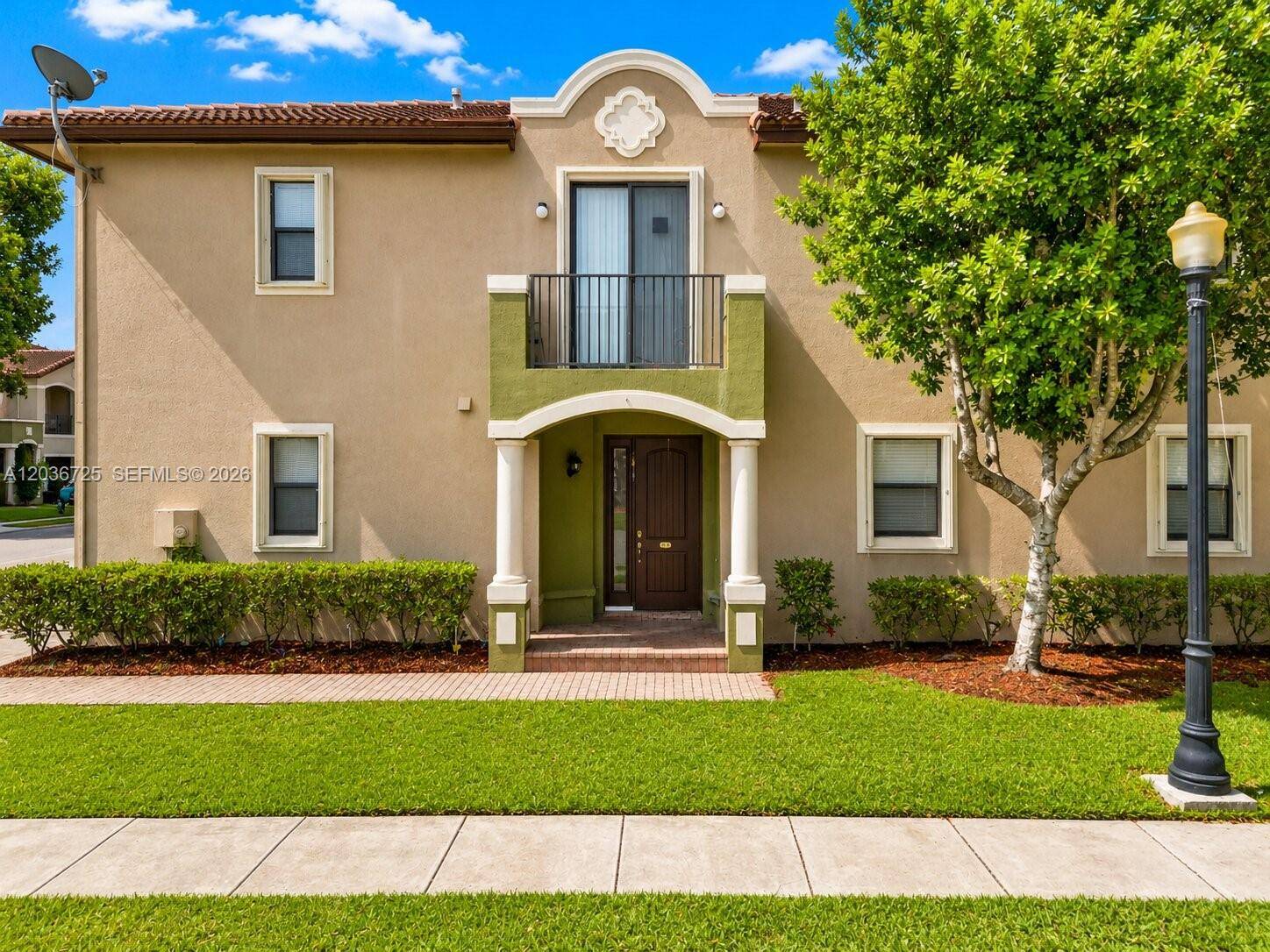 678 NE 33rd TerHomestead - picture