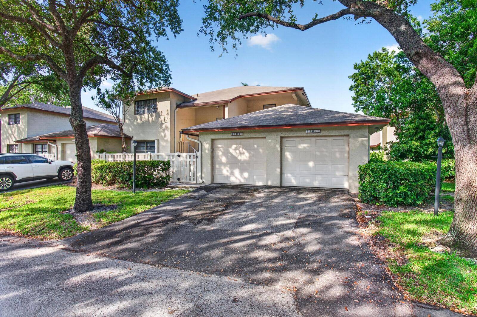 3951 NE 19thPompano Beach - CONDOMINIUM 17 OF LIGHTHOU,LIGHTHOUSE VILLAGE condo unit 1701 - picture