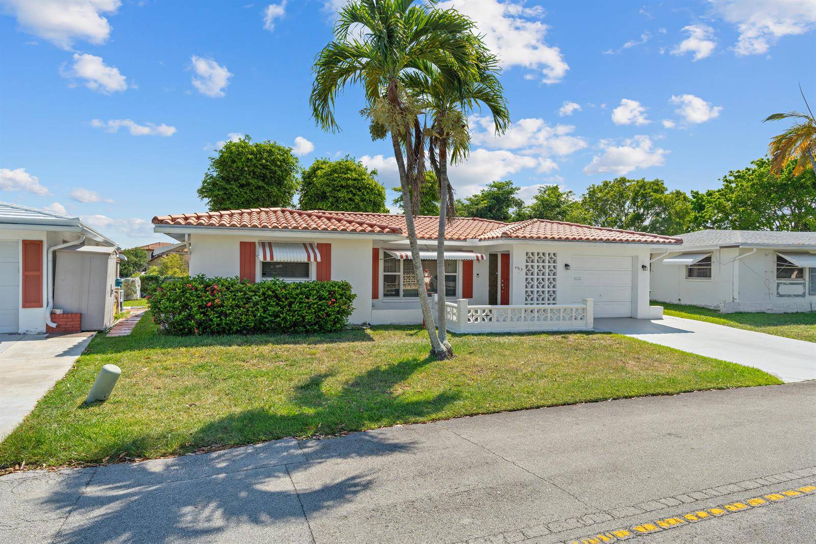 4915 NW 51stTamarac - picture