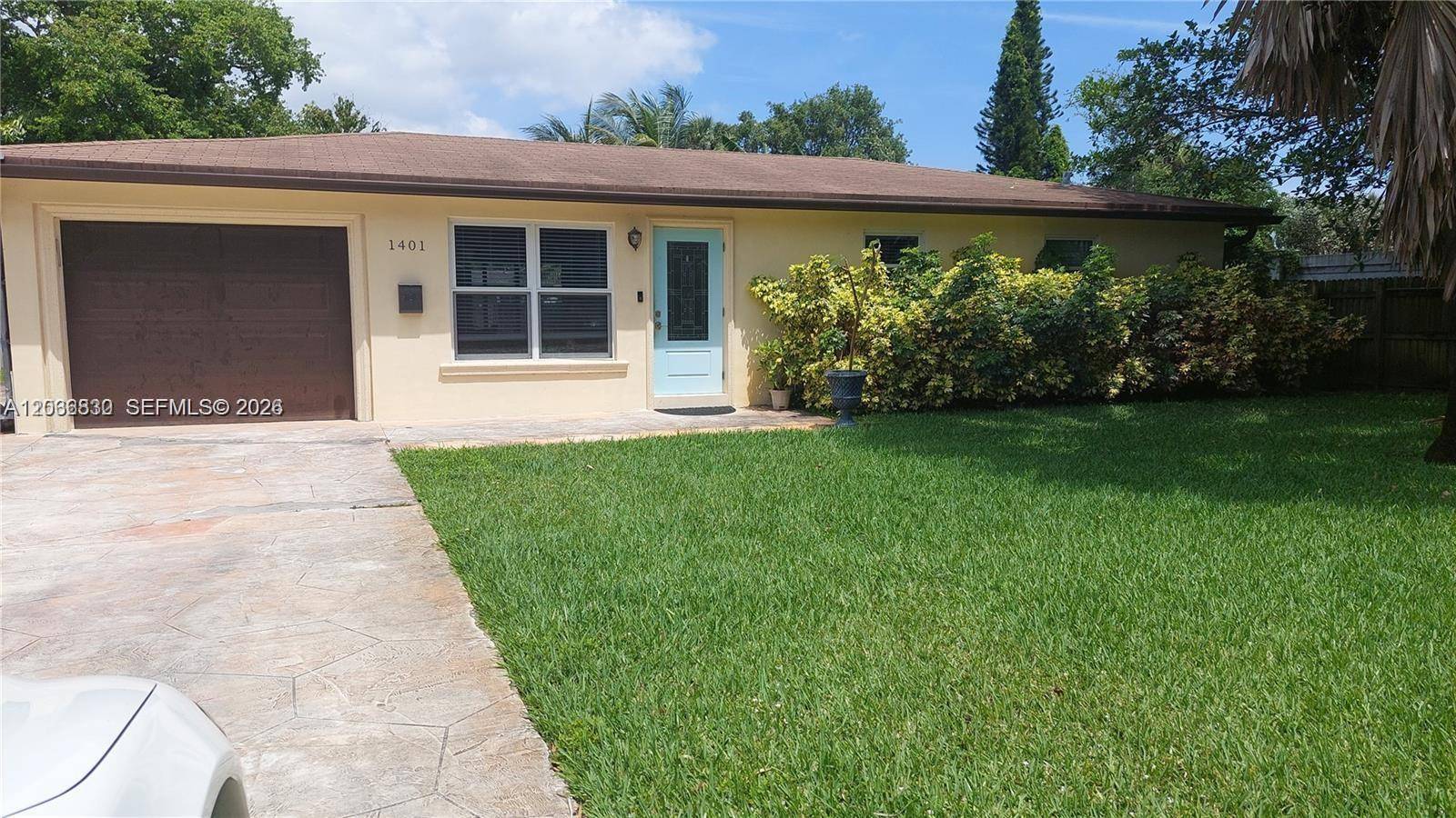 1401 SW 32nd CtFort Lauderdale - picture