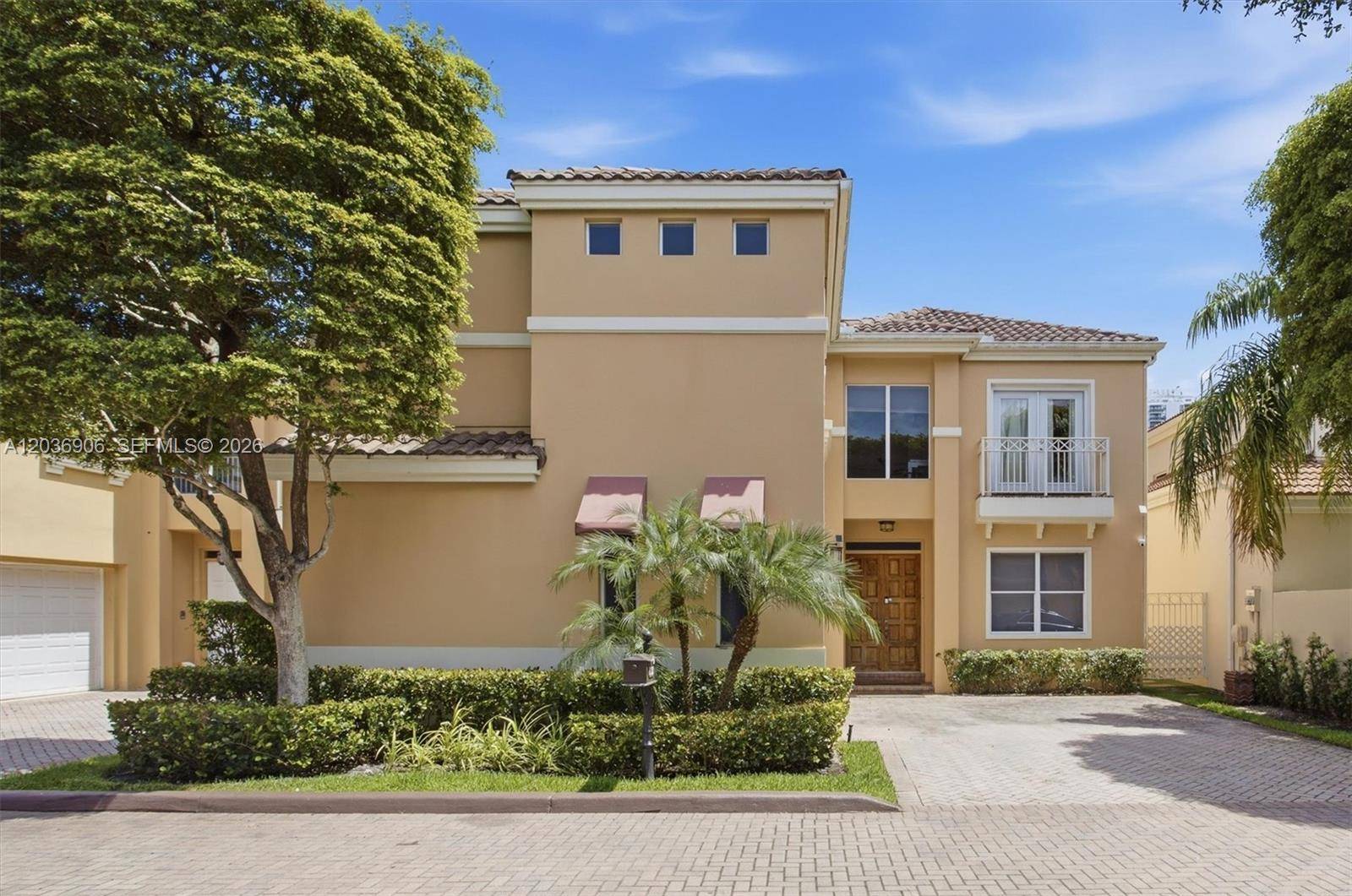 3722 NE 208th TerAventura - picture