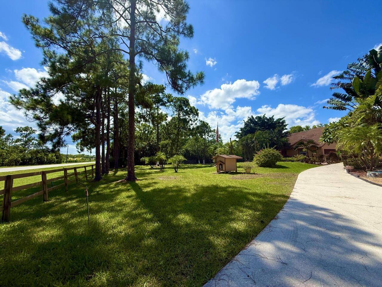 14765 Northlake - picture