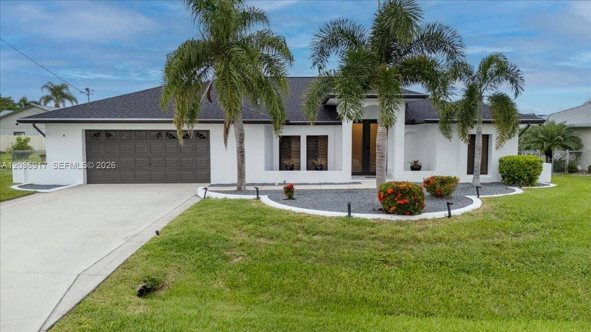 3728 SE 18 AveCape Coral - picture