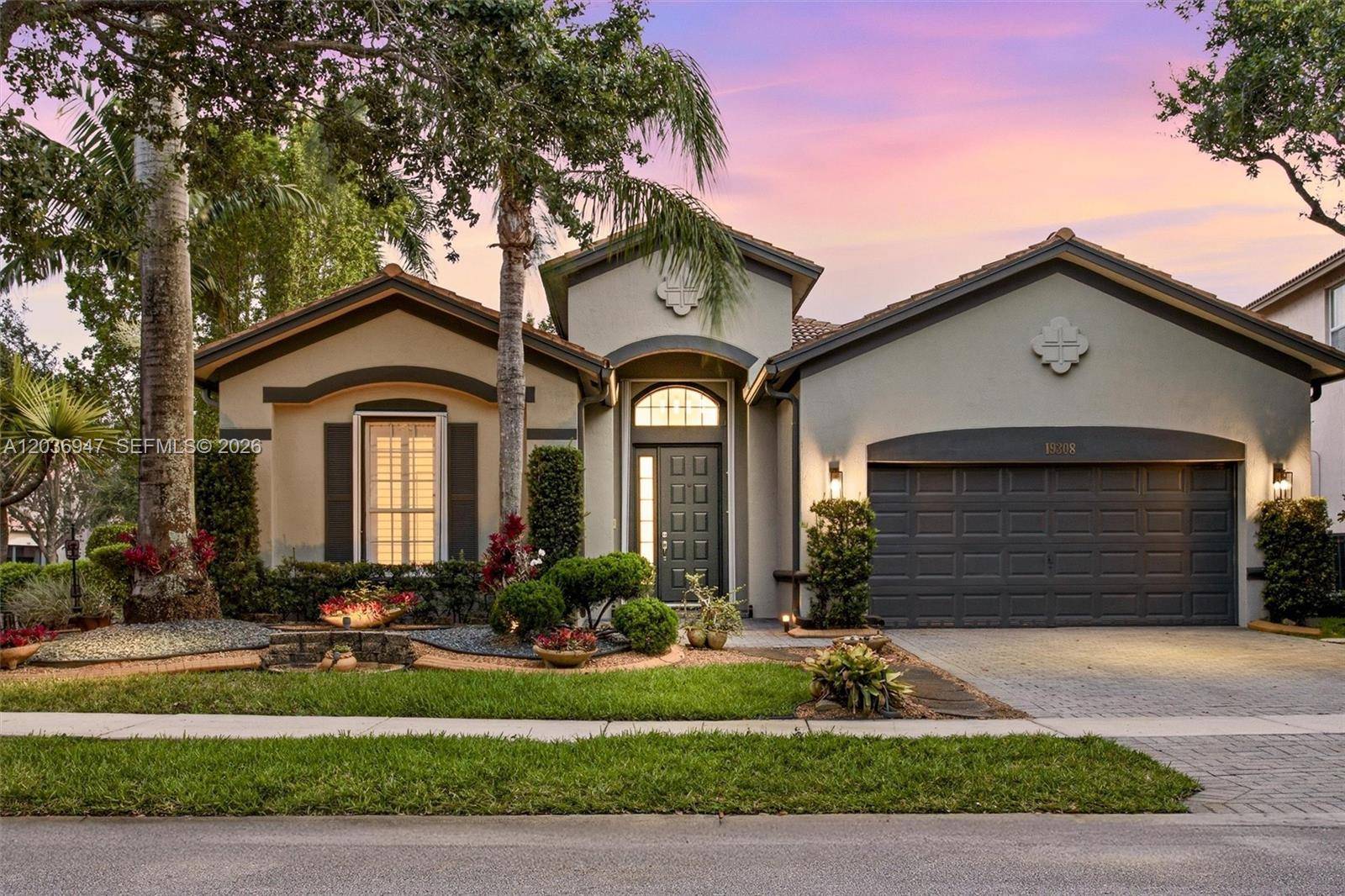 19308 Stonebrook StWeston - picture