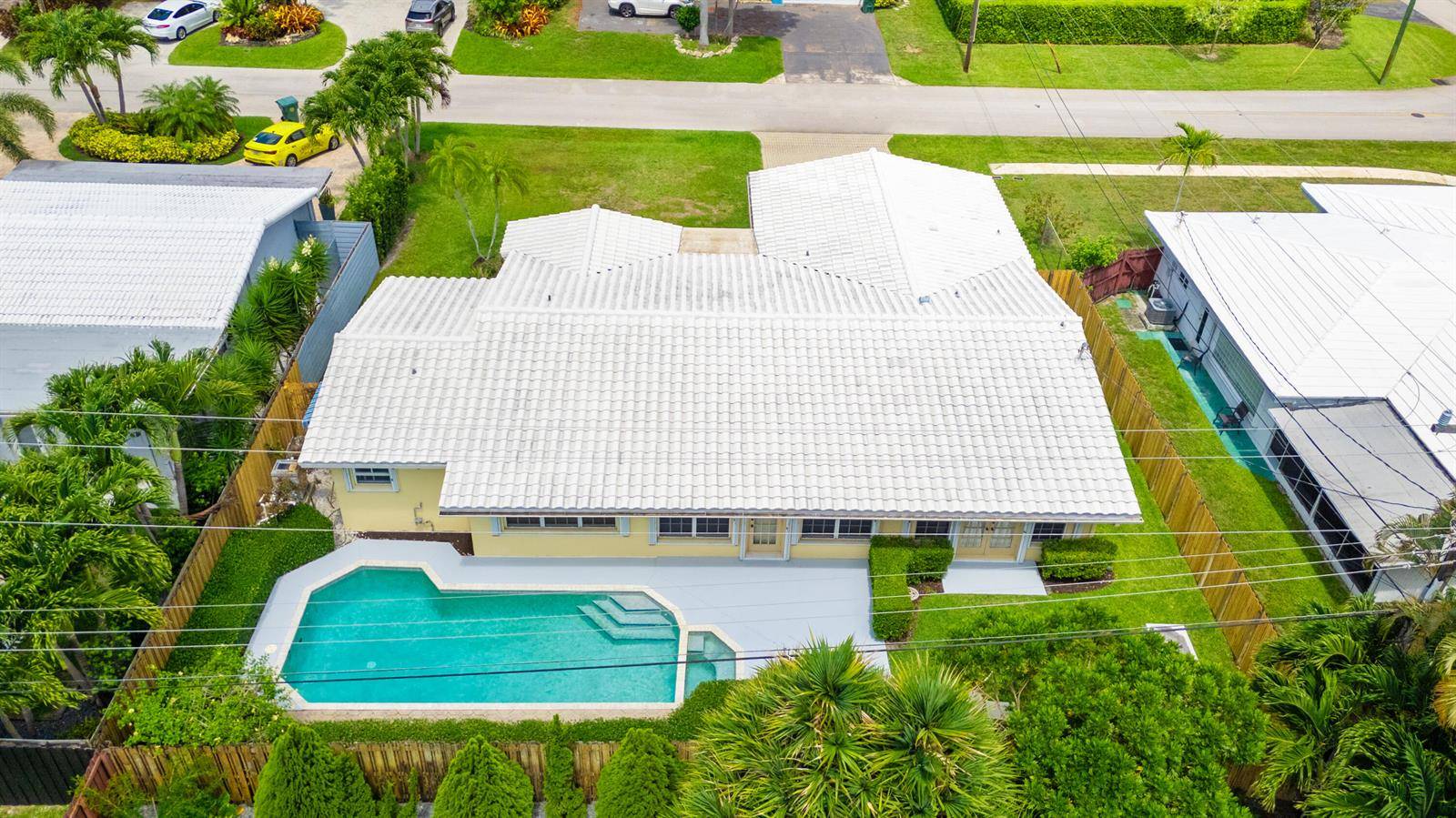 4240 NE 19thOakland Park - picture