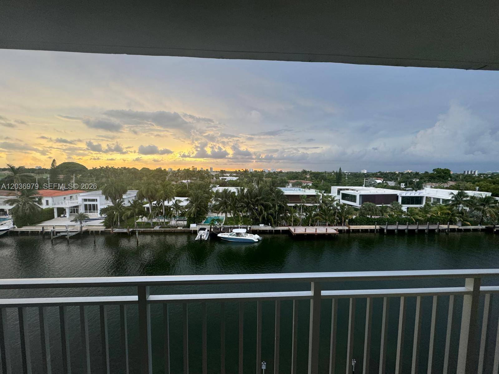 9500 W Bay Harbor DrBay Harbor Islands - ST REGIS APTS CONDO condo unit 6C - picture