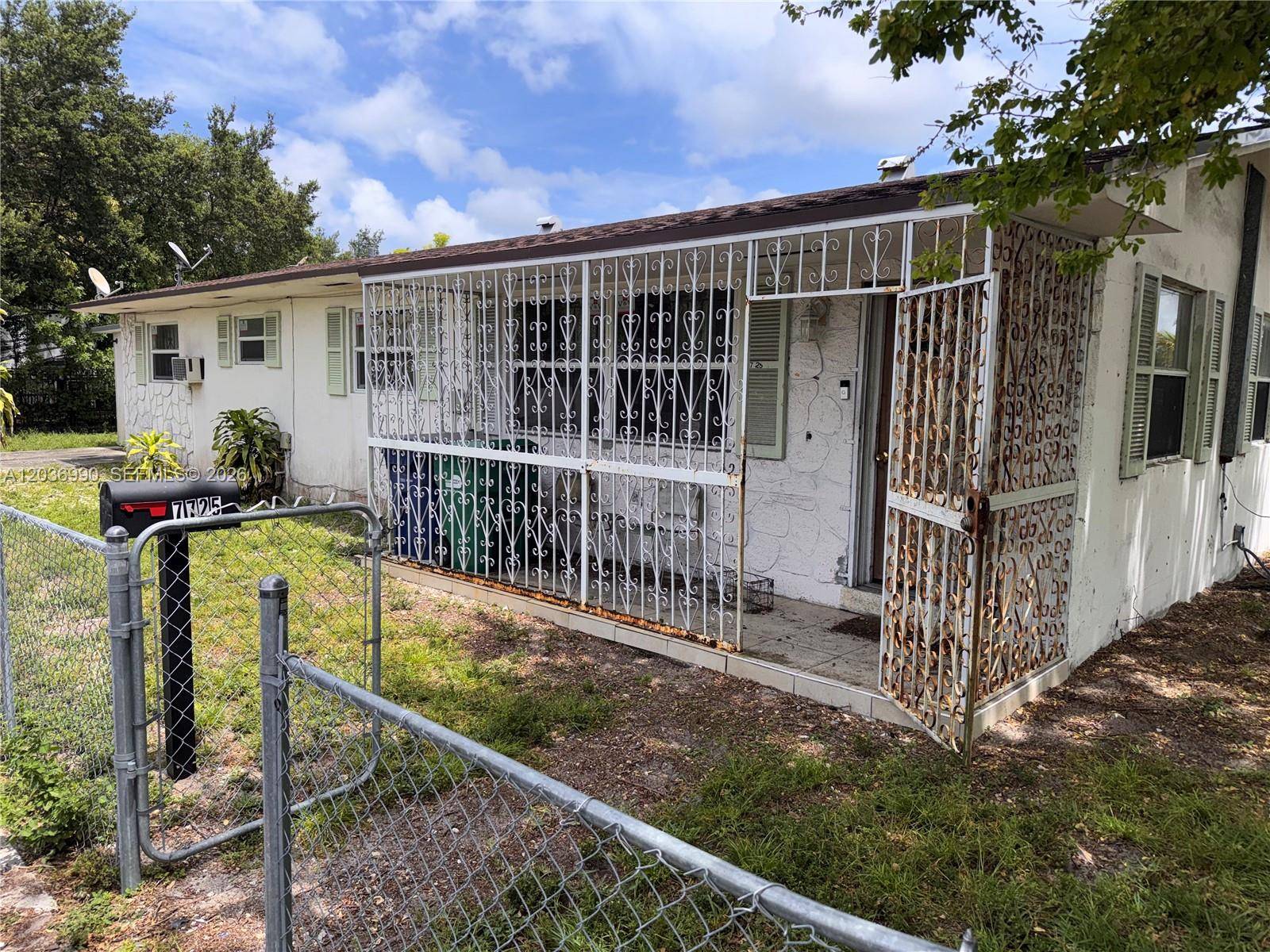 7725 NW 14th AveMiami - picture