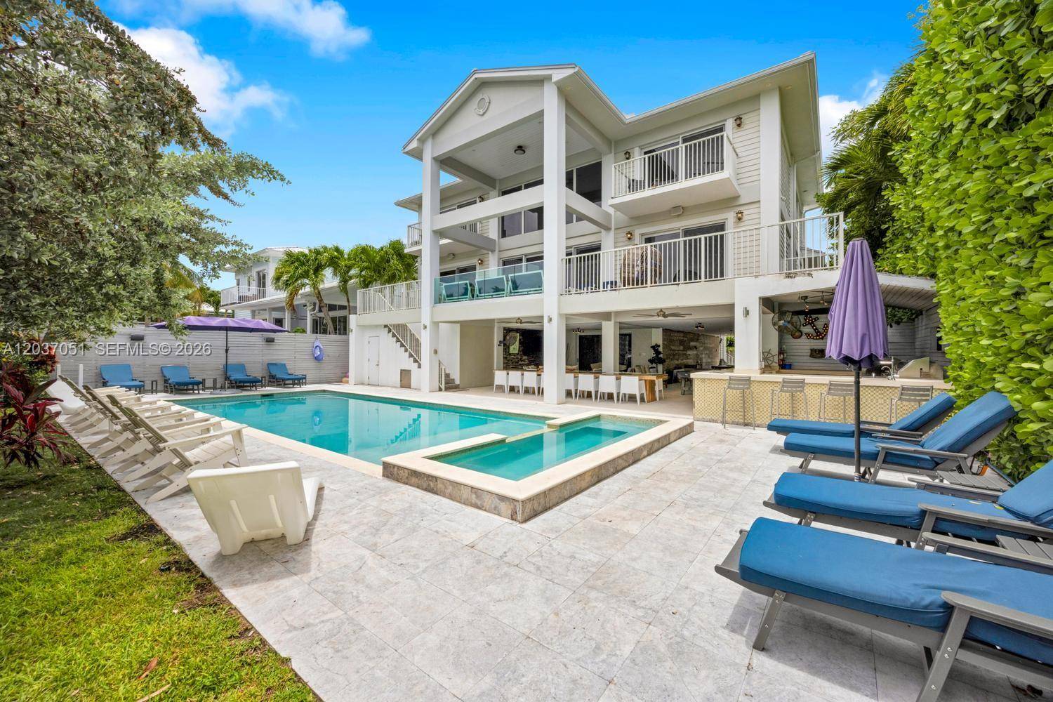 1076 NE Little River DrMiami - picture