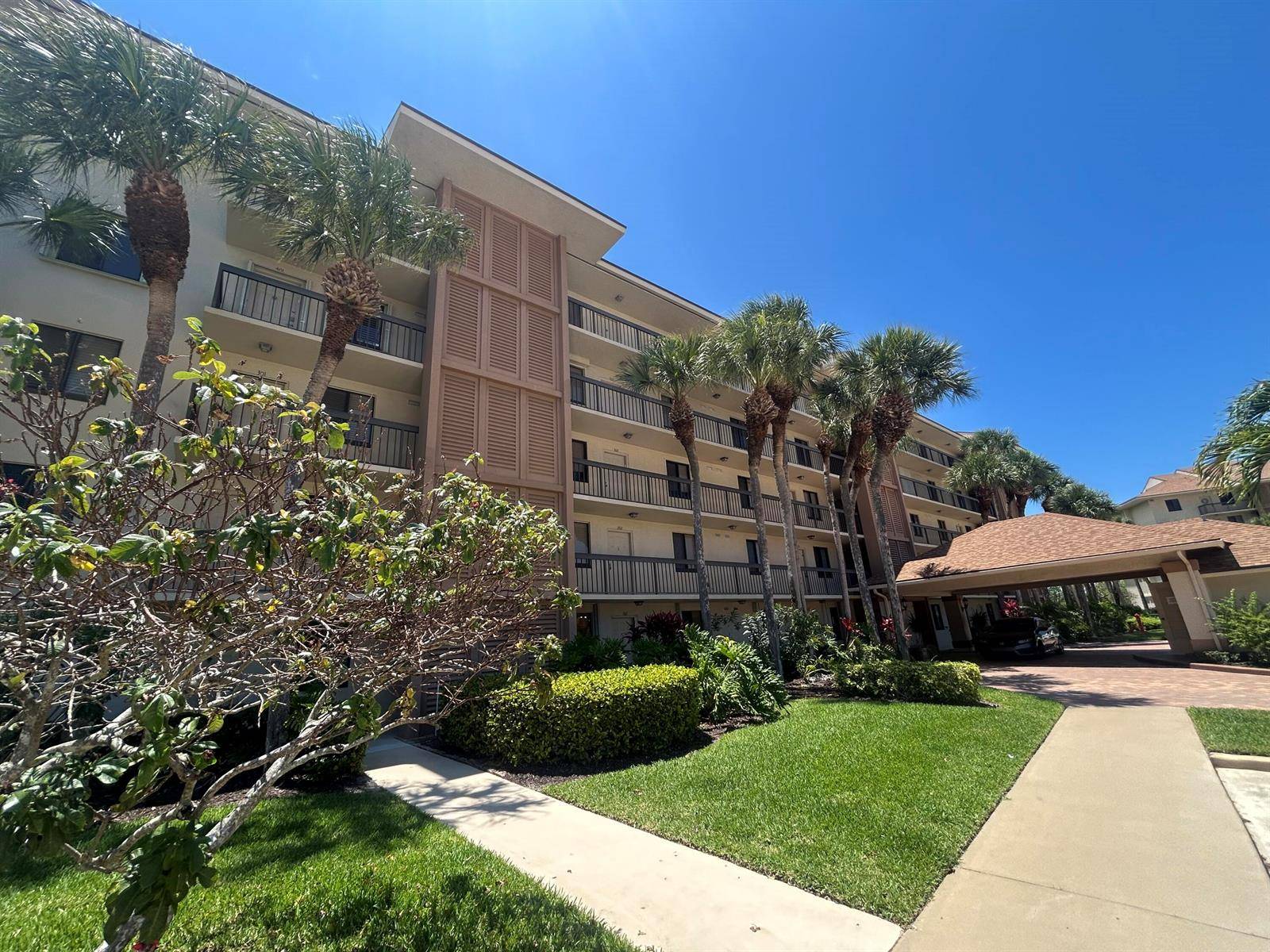 1901 Marina IsleJupiter - MARINA AT THE BLUFFS CONDO condo unit 302 - picture