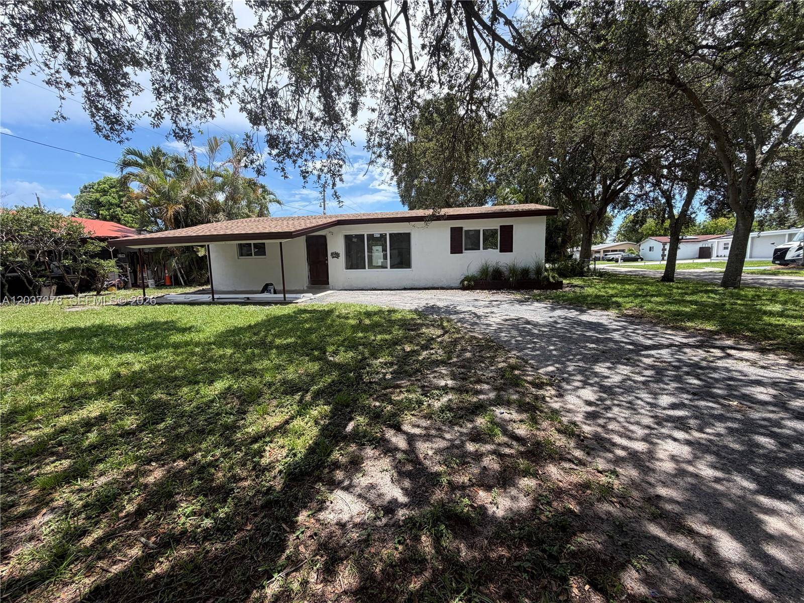 6570 Liberty StHollywood - picture