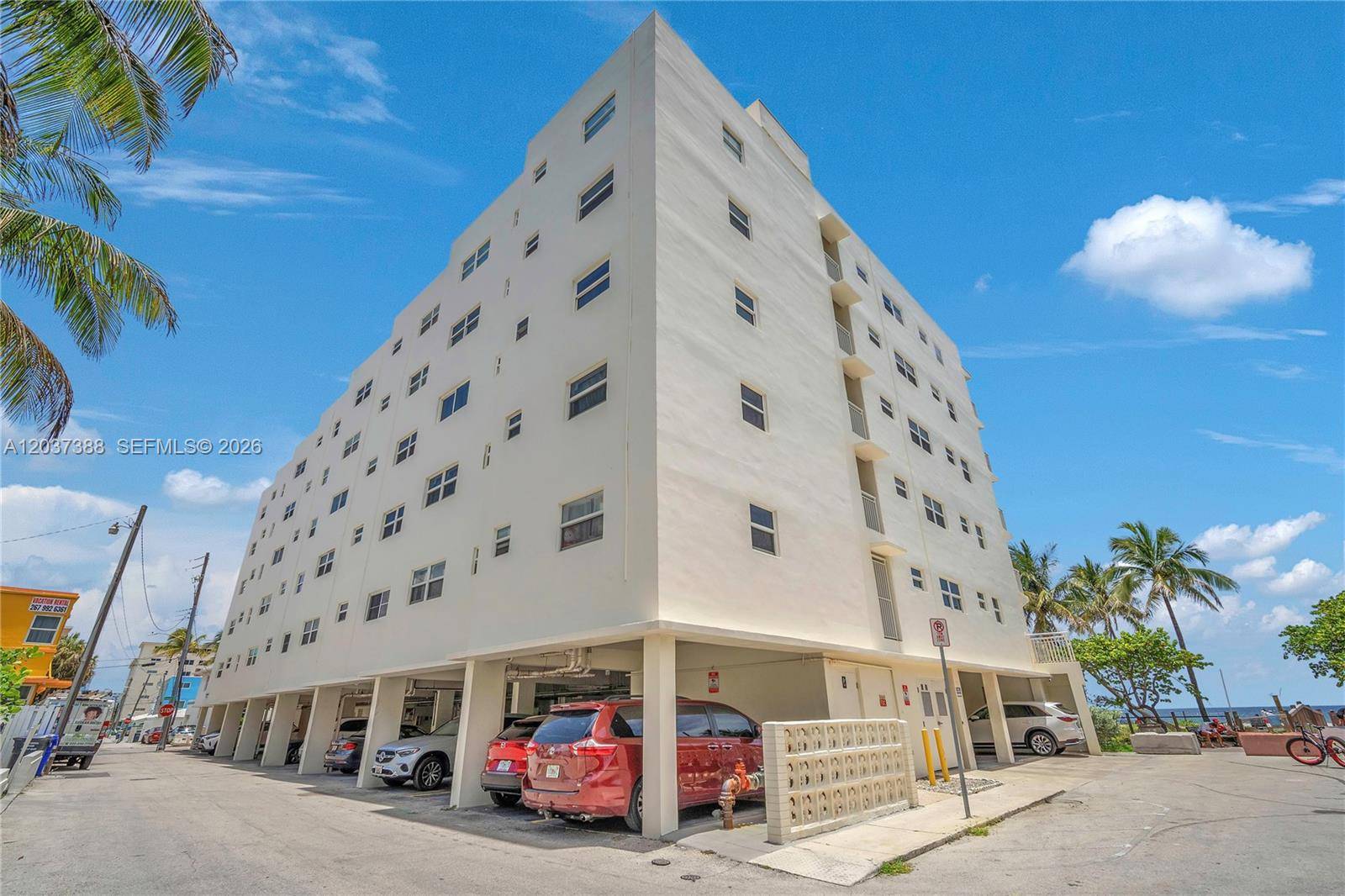 901 S Surf RdHollywood - ANDORIC APTS CO-OP condo unit 506 - picture