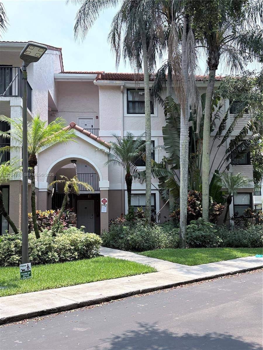 10131 W Sunrise BlvdPlantation - GRAND MARQUIS CONDO HOMES,Grand Marquis condo unit 106 - picture