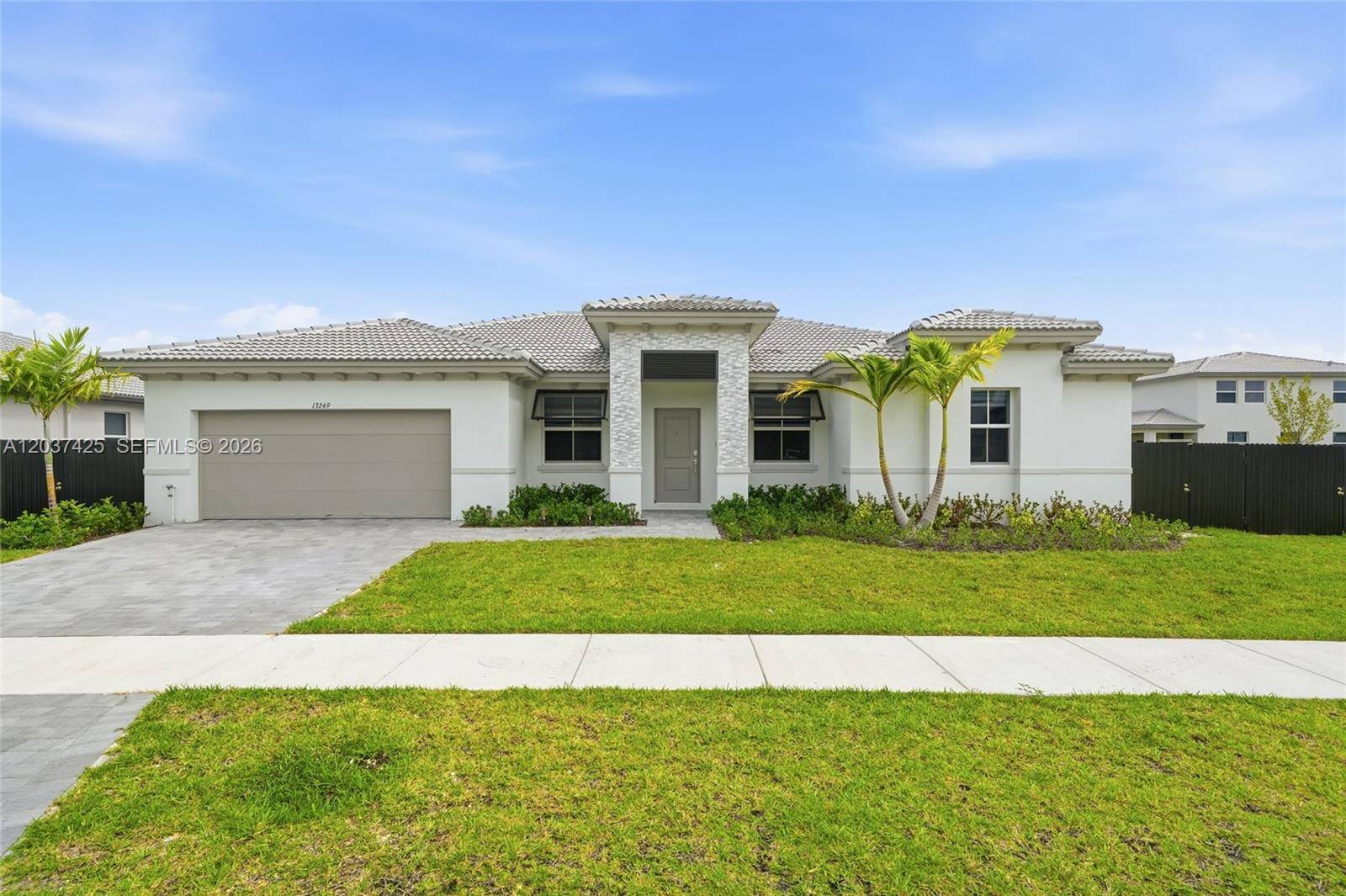 13249 SW 189th TerMiami - picture