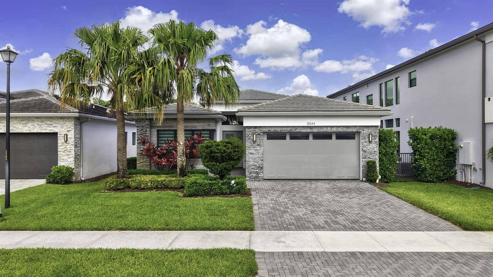 8544 Apple FallsBoca Raton - picture