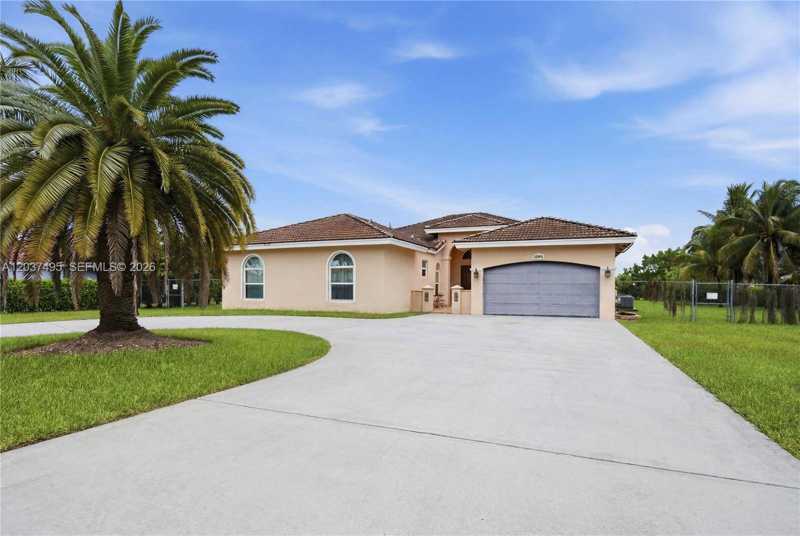 16933 SW 215th TerMiami - picture