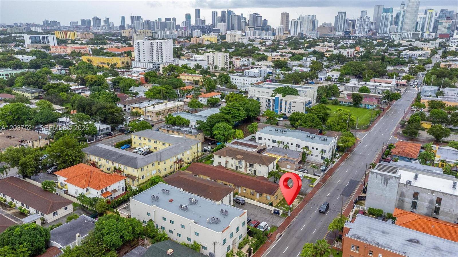 1345 SW 7th STMiami - picture