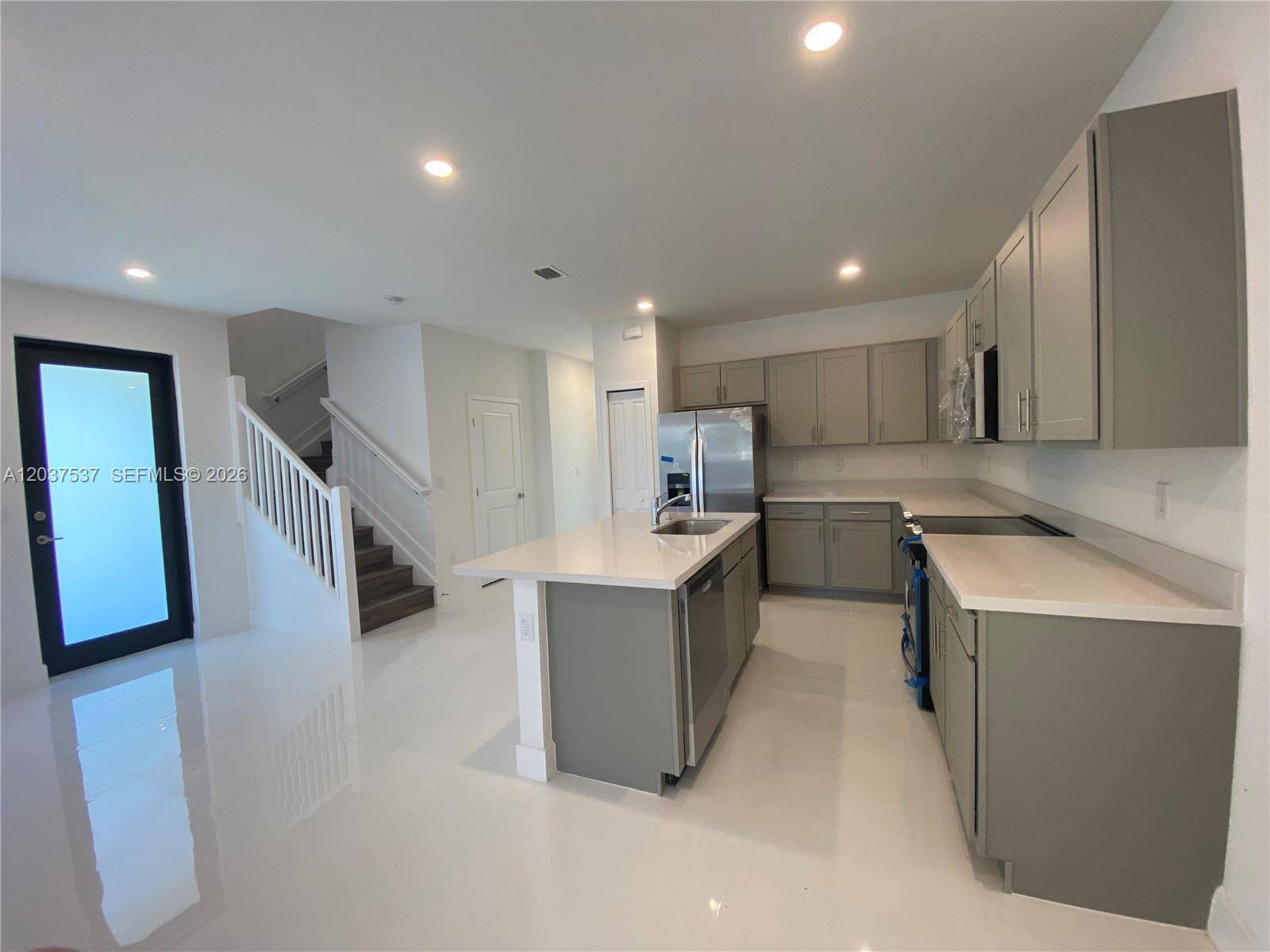 2402 SW 145th PlMiami - picture