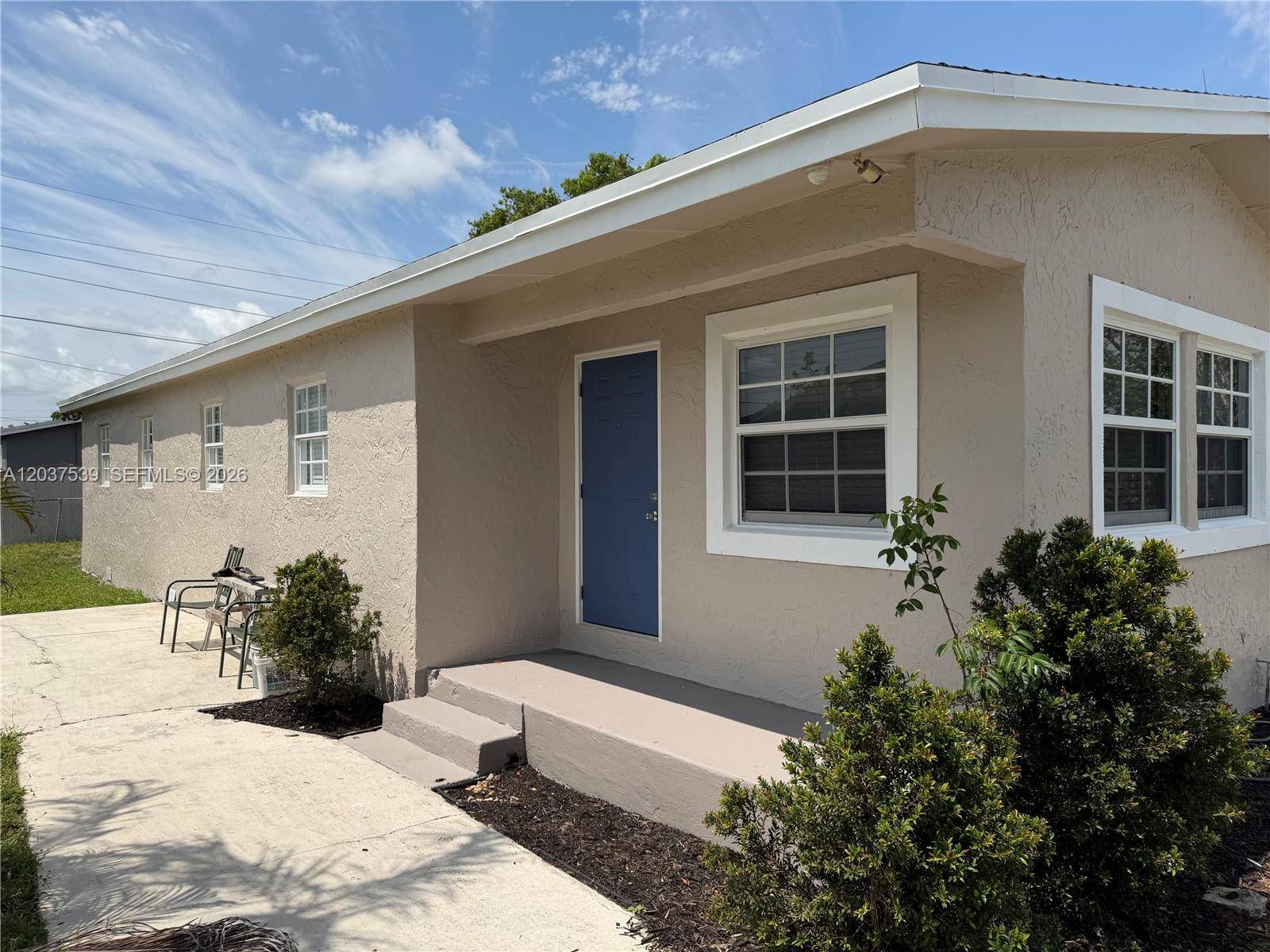 2910 NW 25th StFort Lauderdale - picture