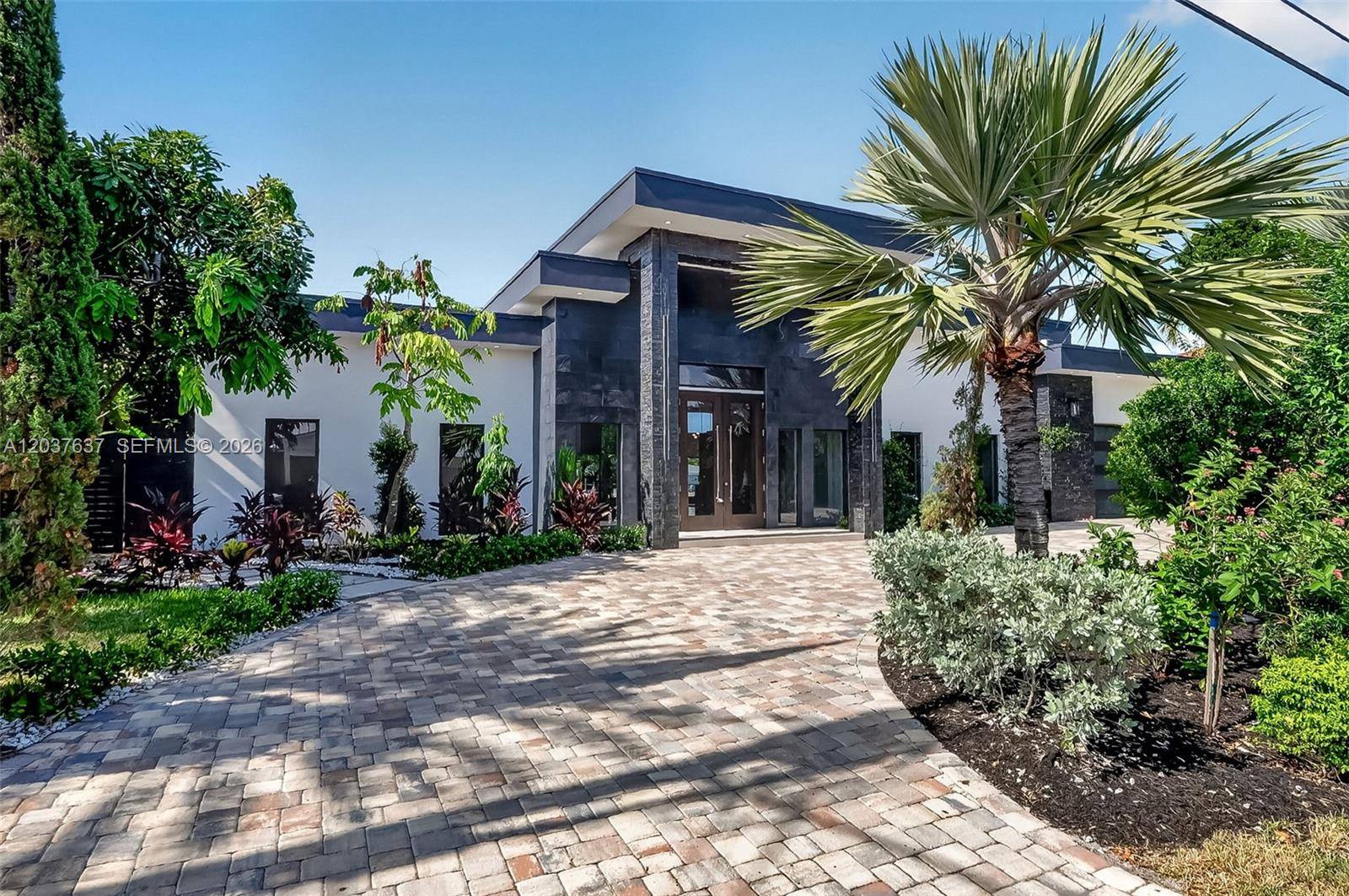 2832 NE 24th CtFort Lauderdale - picture