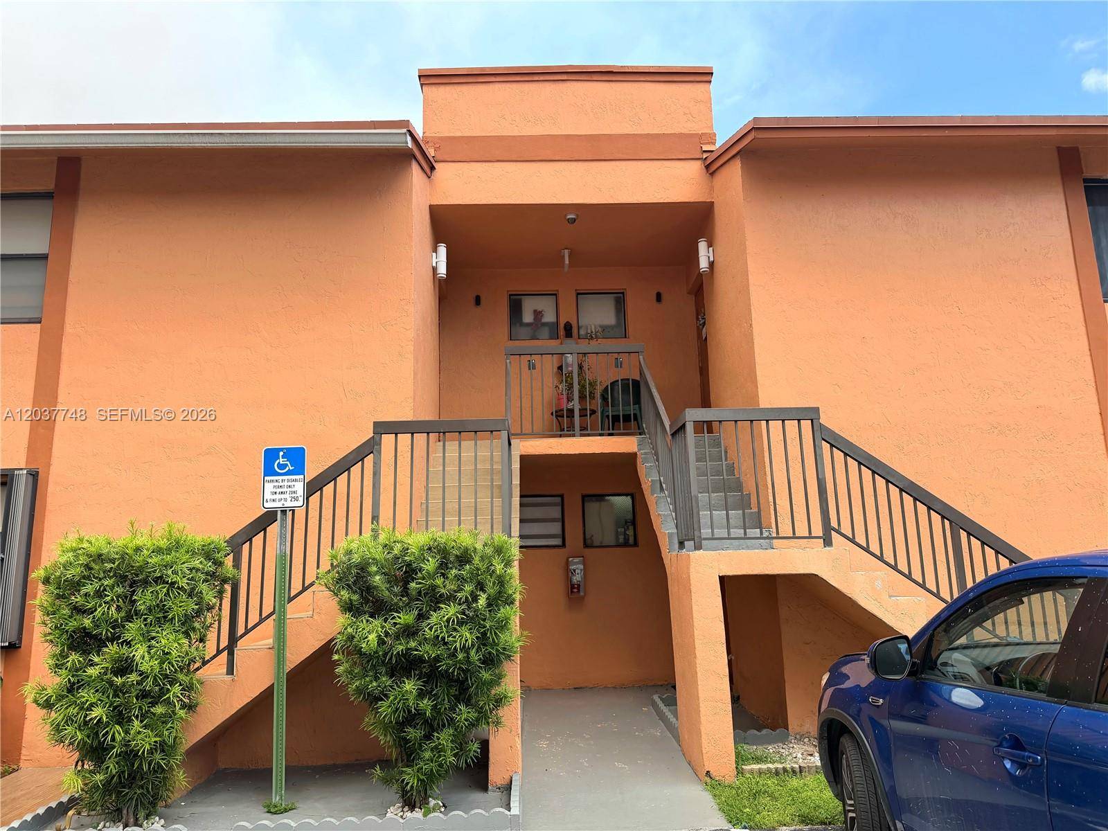 6365 W 27th CtHialeah - LAGO GRANDE FIVE-B CONDO condo unit 24-8 - picture